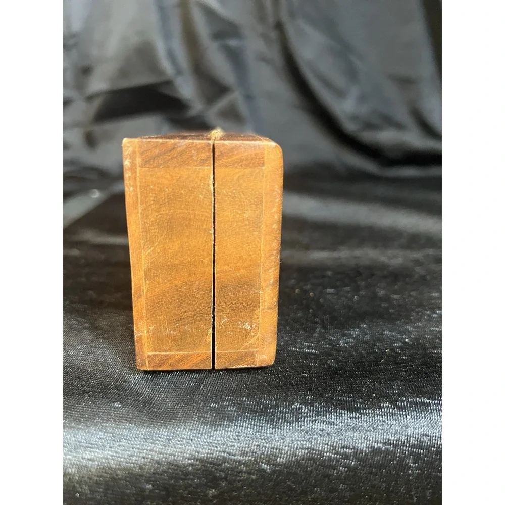 VTG MINI INLAID WOOD‎ TRINKET/STORAGE BOX 4 x 2.75 x 1.5 (2190)